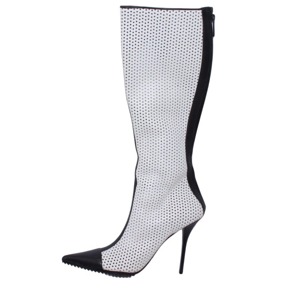 Michael Kors Abigail White/Black Leather Boot Size 40 One Boot Only Not A Pair - Picture 1 of 10